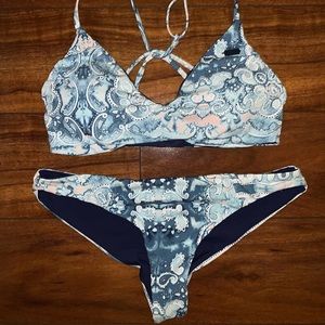 Roxy bikini set